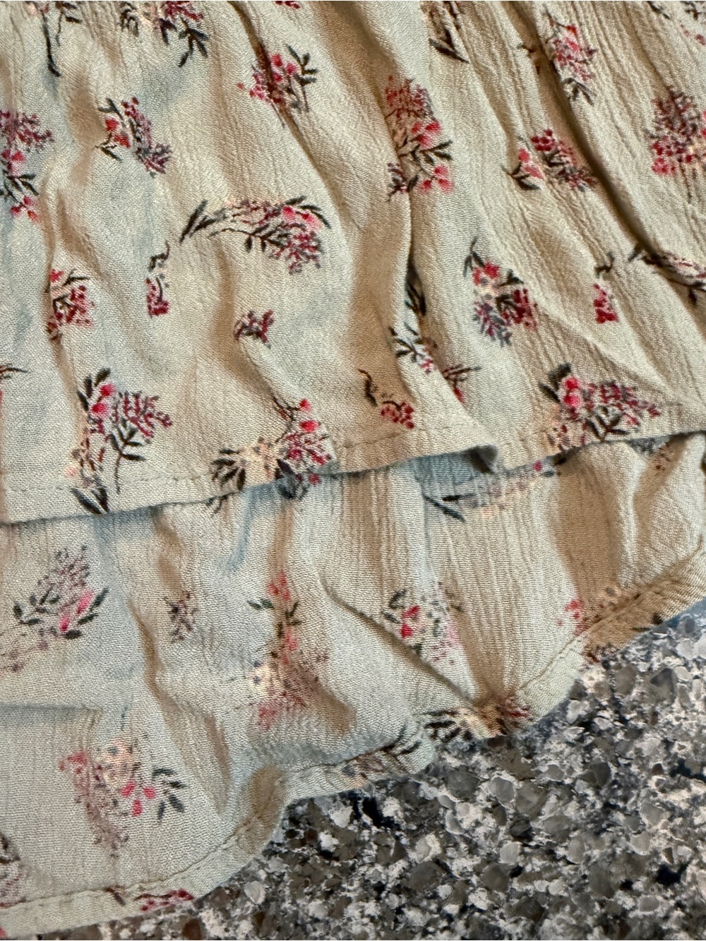 Light Sage Floral V-Neck Tiered Long-Sleeve Blouse - Picture 4 of 5